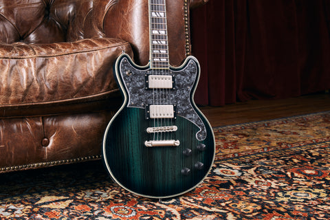 Deluxe Brighton Custom Shop - Solidbody Double Cutaway w/ Hardshell Case - One of a Kind - Blue Burst