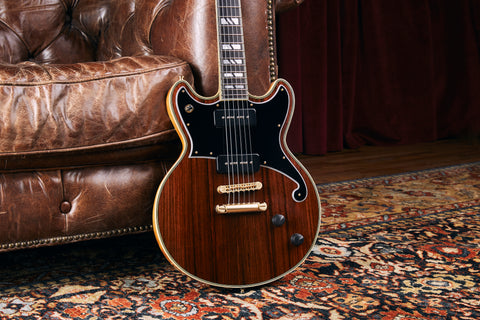 Deluxe Brighton Custom Shop - Solidbody Double Cutaway w/ Hardshell Case - One of a Kind - Walnut